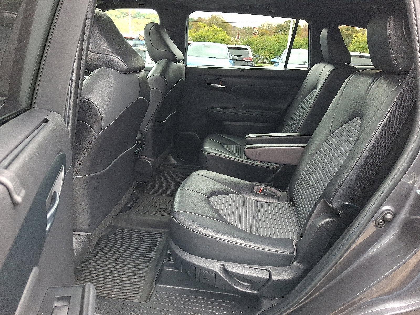 2022 Toyota Highlander Vehicle Photo in BETHLEHEM, PA 18017-9401