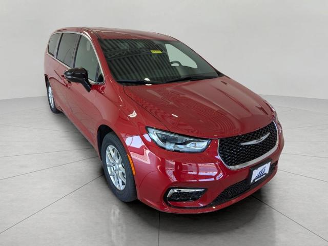 2026 Chrysler Pacifica Vehicle Photo in Neenah, WI 54956