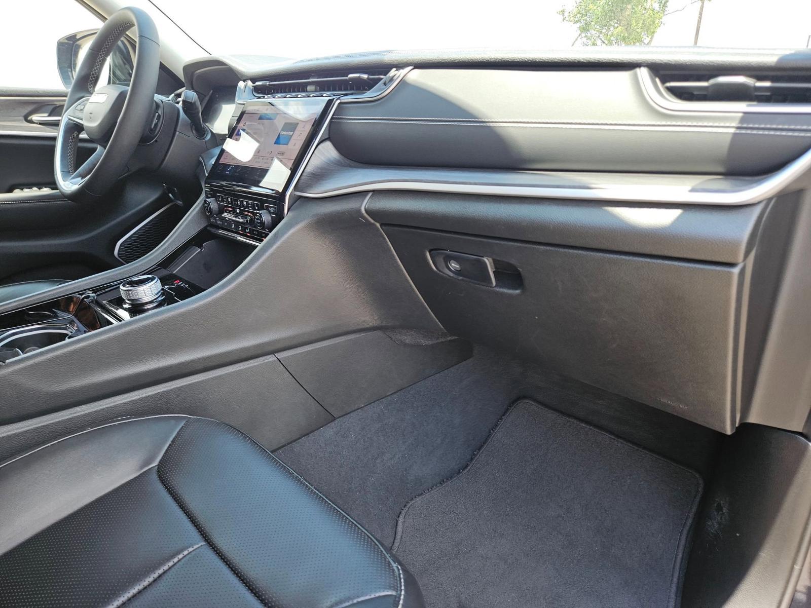 2023 Jeep Grand Cherokee Vehicle Photo in Seguin, TX 78155