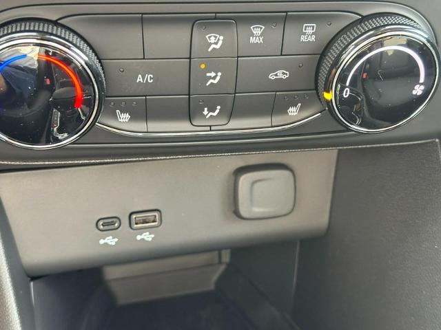 2026 Buick Encore GX Vehicle Photo in COLUMBIA, MO 65203-3903