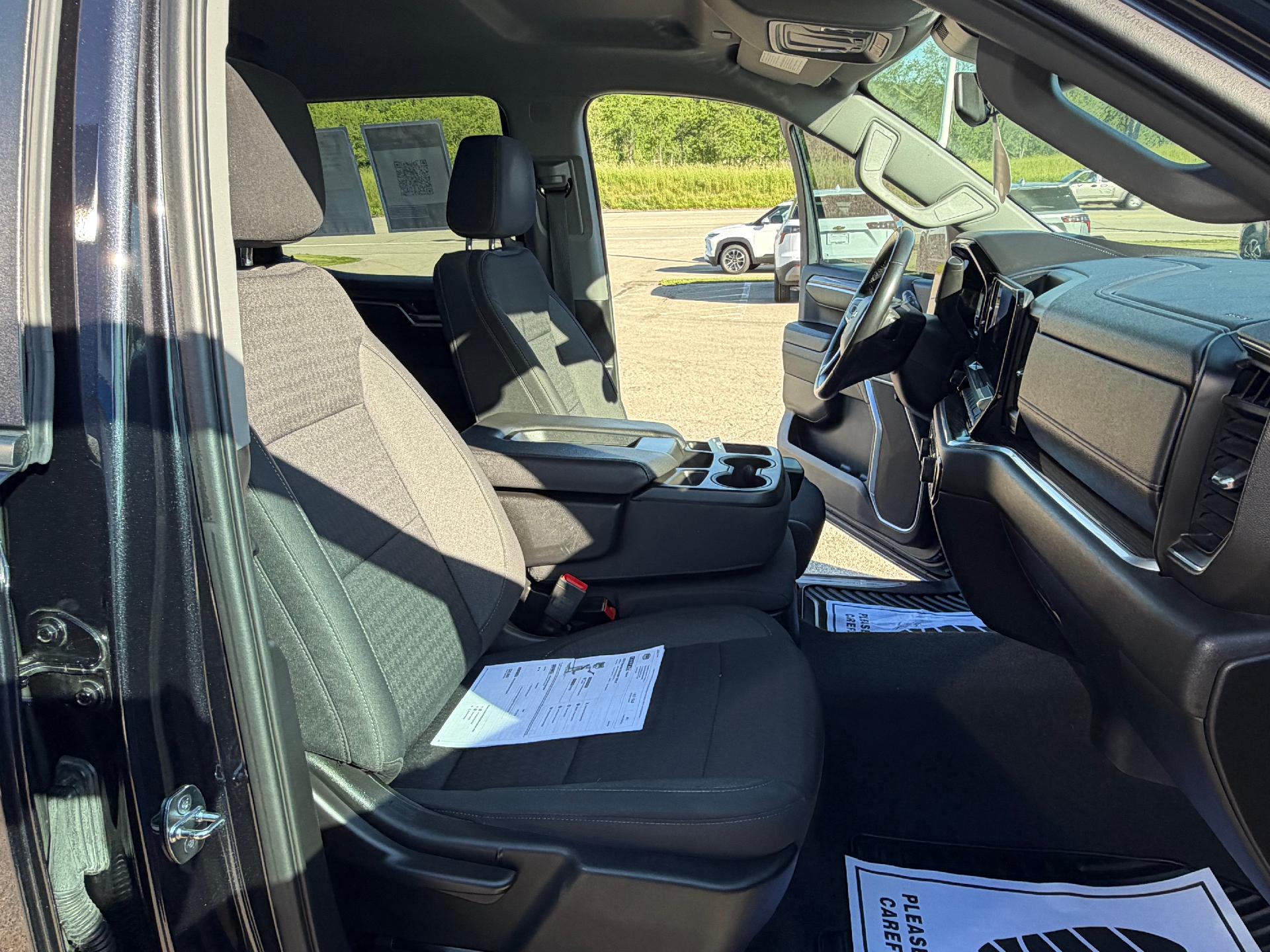 2022 Chevrolet Silverado 1500 photo 31 of 33