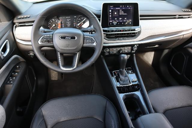 2025 Jeep Compass Vehicle Photo in Cedar Rapids, IA 52402