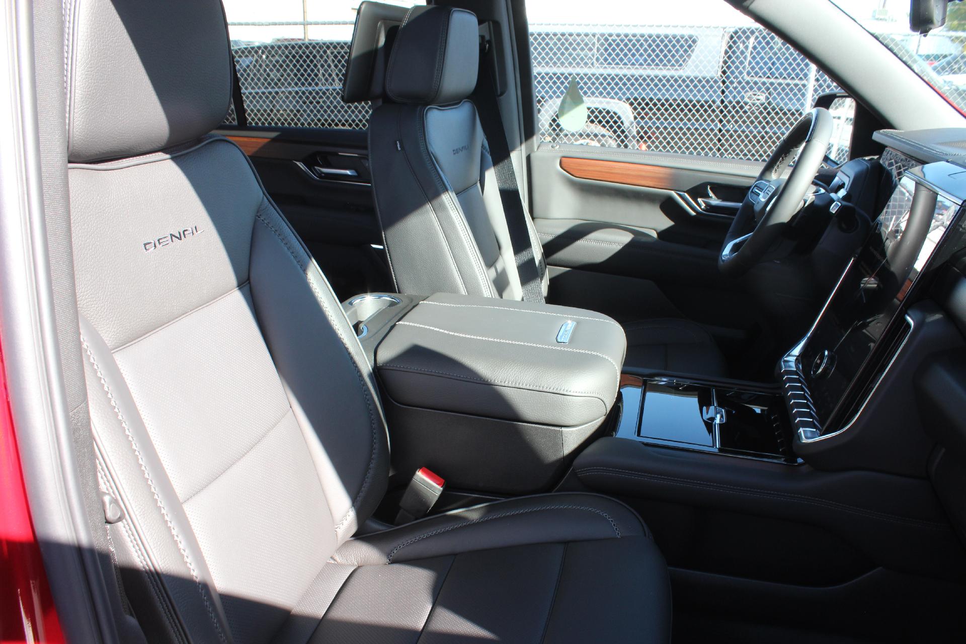 2026 GMC Yukon Vehicle Photo in AURORA, CO 80012-4011