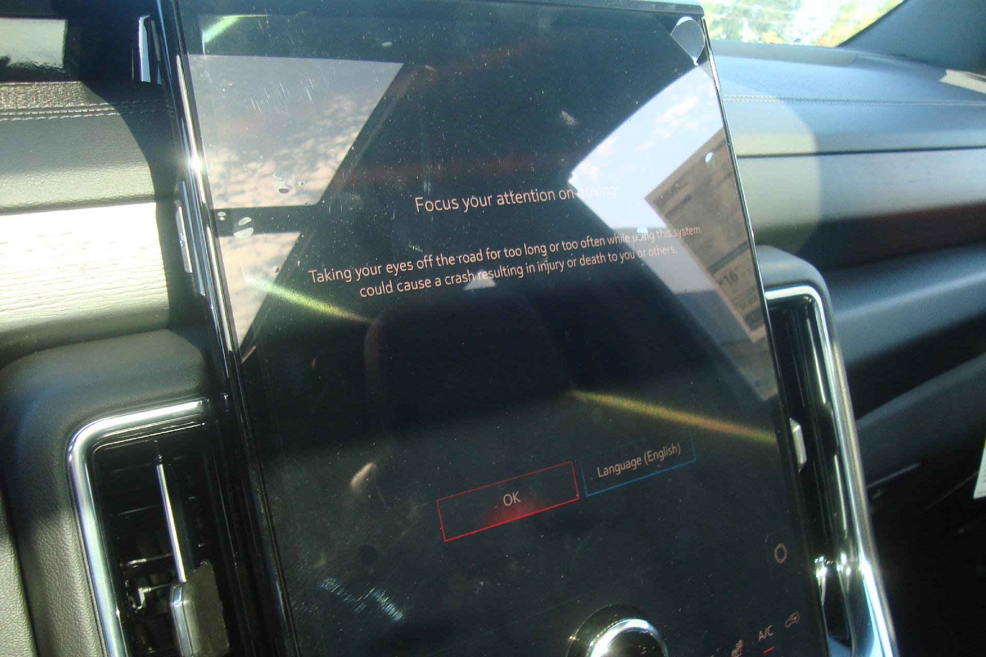 2025 GMC Yukon XL Vehicle Photo in PORTSMOUTH, NH 03801-4196