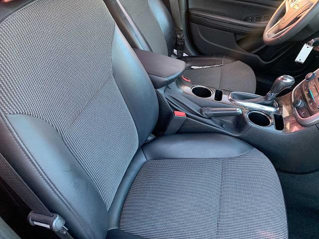 2015 Chevrolet Malibu Vehicle Photo in MOON TOWNSHIP, PA 15108-2571