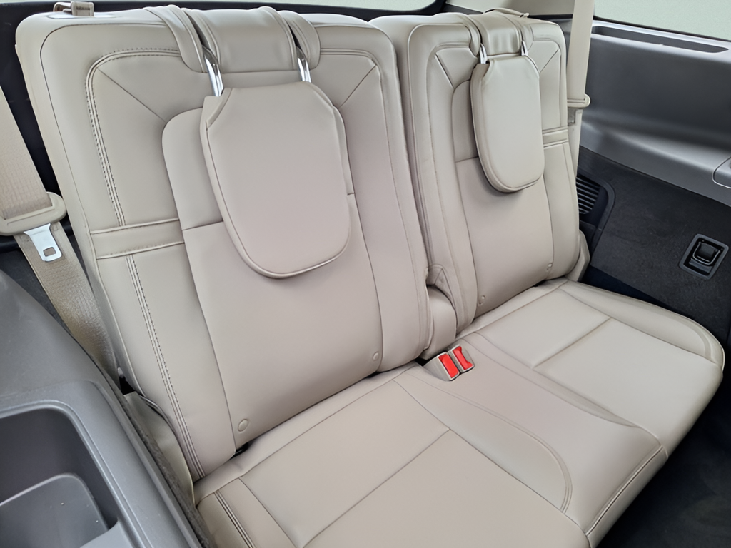 2023 Lincoln Aviator photo 32 of 36
