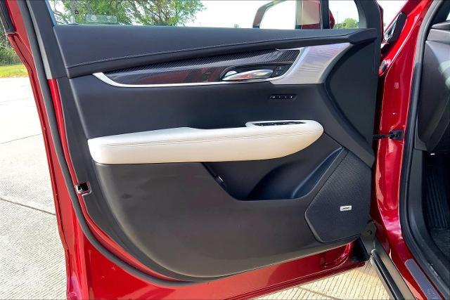 2024 Cadillac XT6 Vehicle Photo in TOPEKA, KS 66609-0000