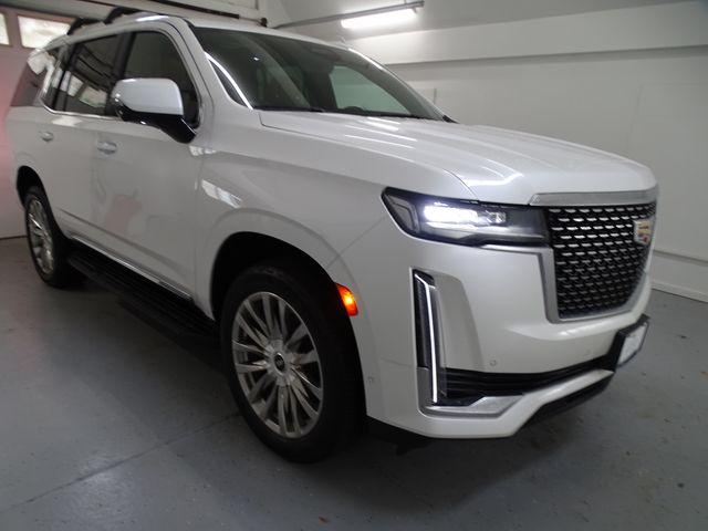 Crystal White Tricoat 2022 Cadillac Escalade SUV / Crossover Four-Wheel Drive Automatic