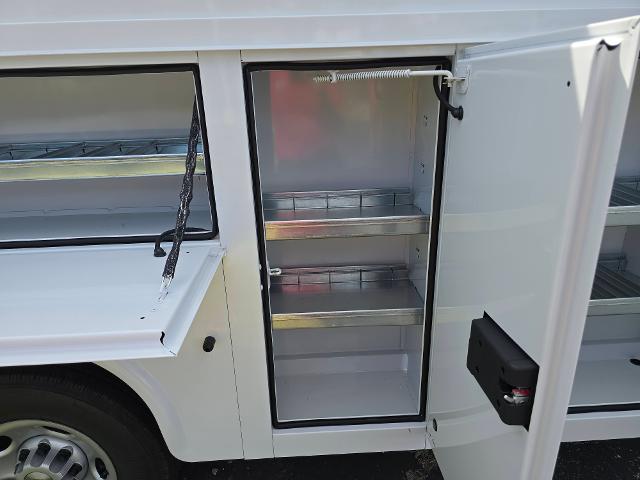 2025 Chevrolet Express Commercial Cutaway Vehicle Photo in INDEPENDENCE, MO 64055-1314