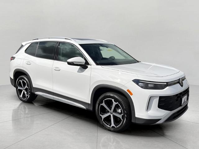 2025 Volkswagen Tiguan Vehicle Photo in Oshkosh, WI 54904