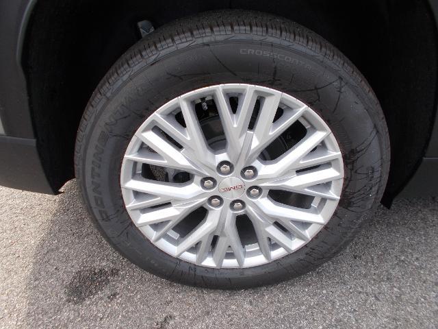 2025 GMC Acadia Vehicle Photo in LOWELL, MA 01852-4336