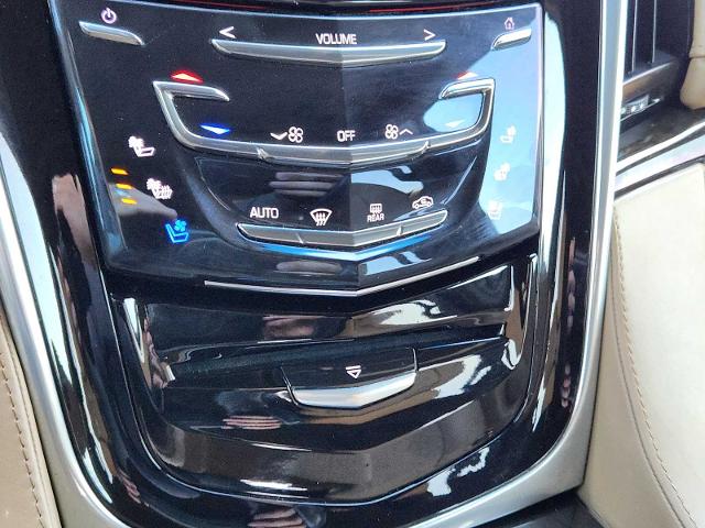 2018 Cadillac Escalade Vehicle Photo in DENTON, TX 76210-9321