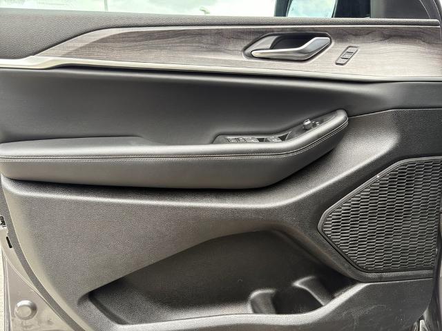 2024 Jeep Grand Cherokee L Vehicle Photo in Statesboro, GA 30458