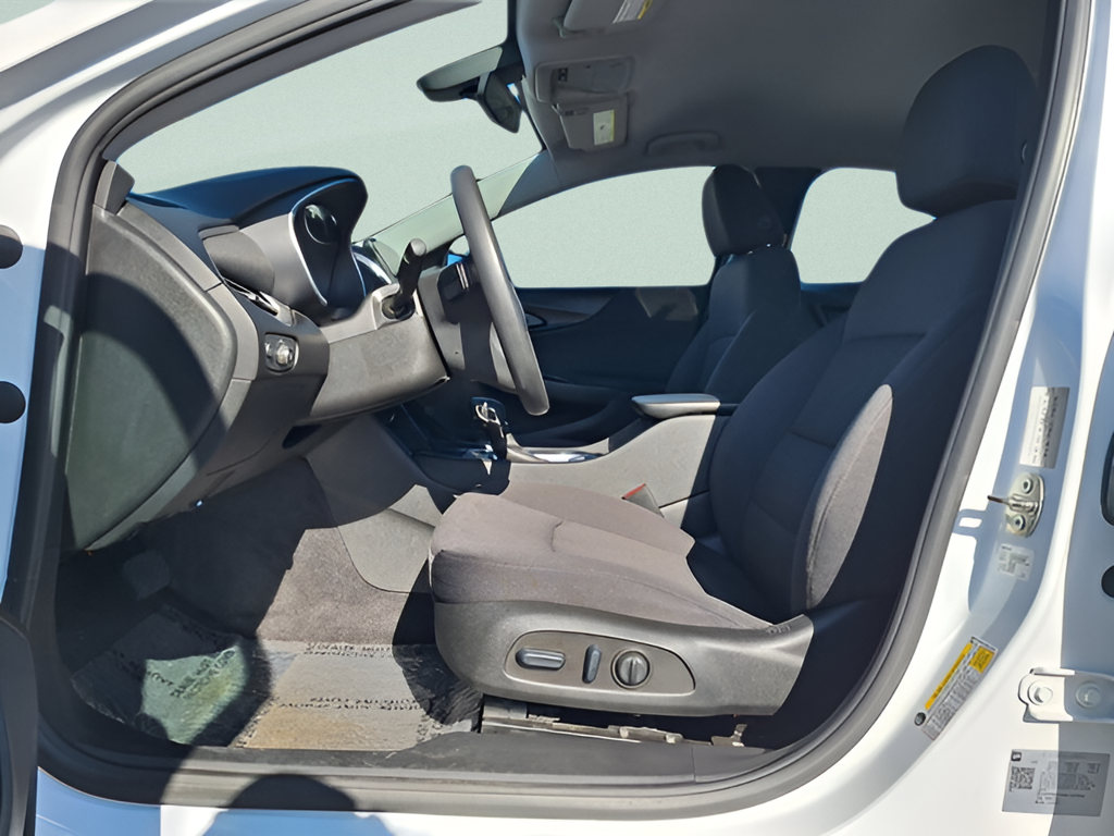 2022 Chevrolet Malibu photo 11 of 30