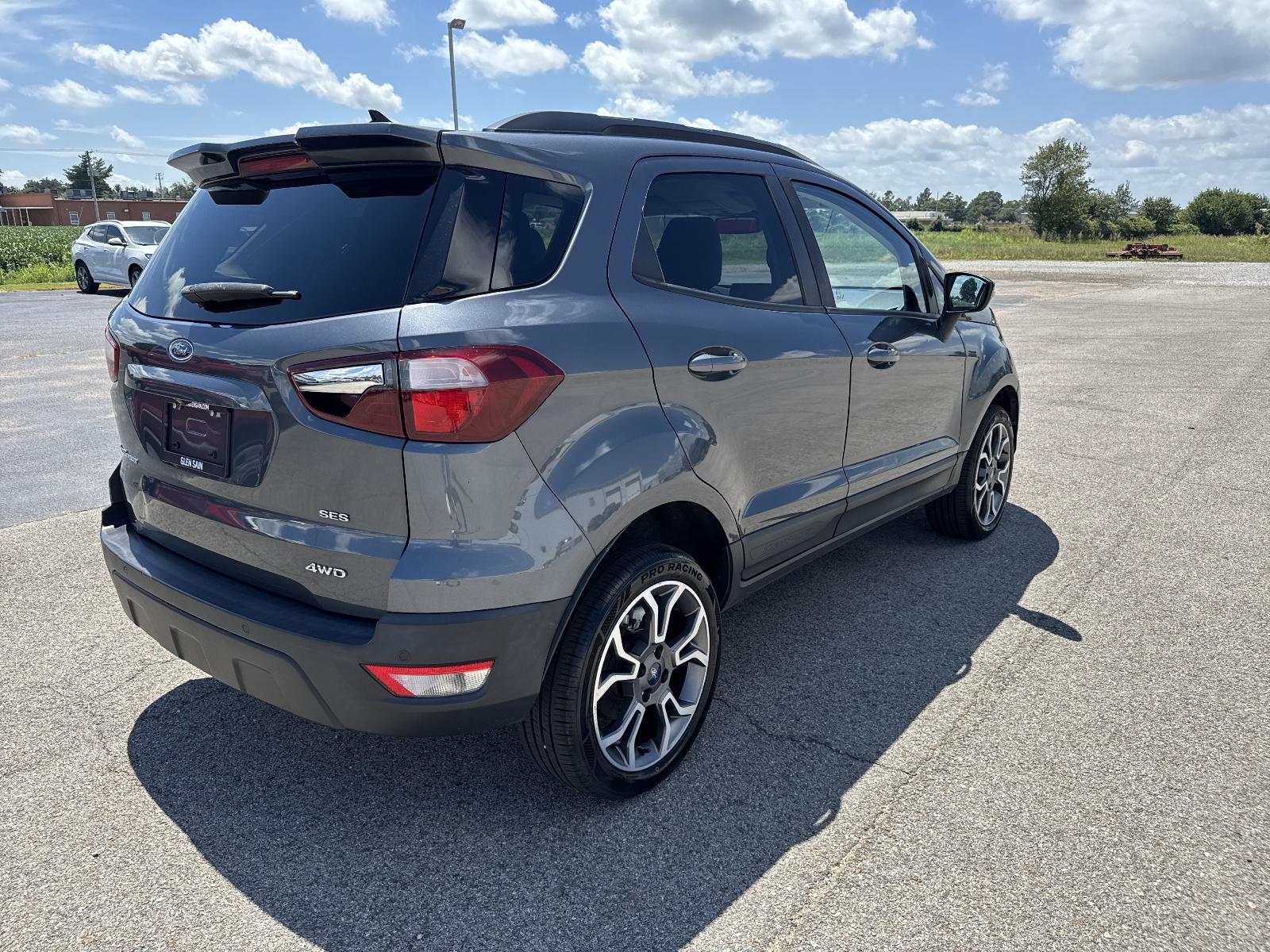 View vehicle photo 5