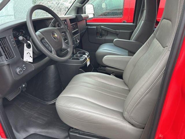 2025 Chevrolet Express Cargo 2500 Vehicle Photo in SAINT CLAIRSVILLE, OH 43950-8512