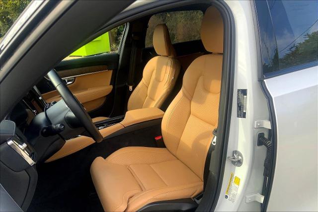 2025 Volvo V90 Cross Country Vehicle Photo in KANSAS CITY, MO 64114-4545