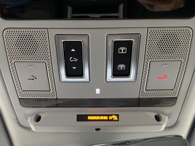 2025 Defender Vehicle Photo in Appleton, WI 54913