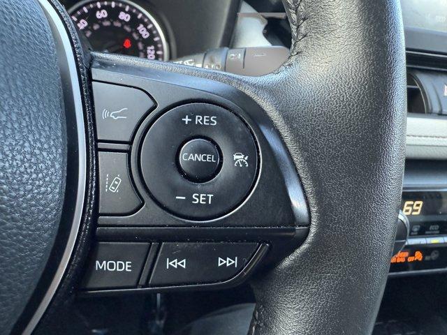 2020 Toyota RAV4 Vehicle Photo in LEOMINSTER, MA 01453-2952