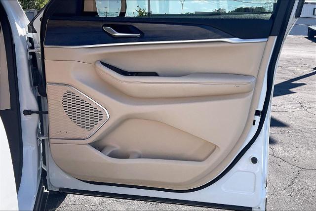 2022 Jeep Grand Cherokee L Vehicle Photo in INDEPENDENCE, MO 64055-1314