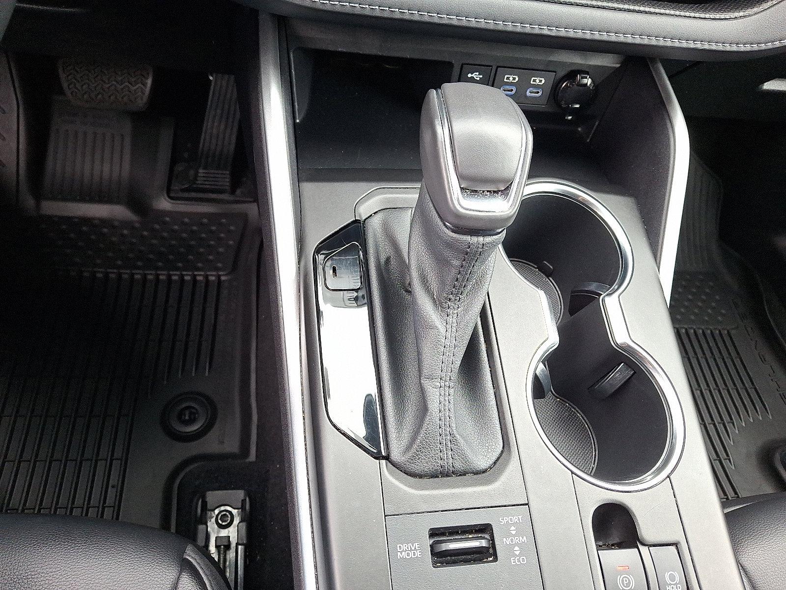 2022 Toyota Highlander Vehicle Photo in BETHLEHEM, PA 18017-9401