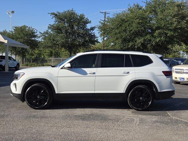 2024 Volkswagen Atlas Vehicle Photo in Decatur, TX 76234