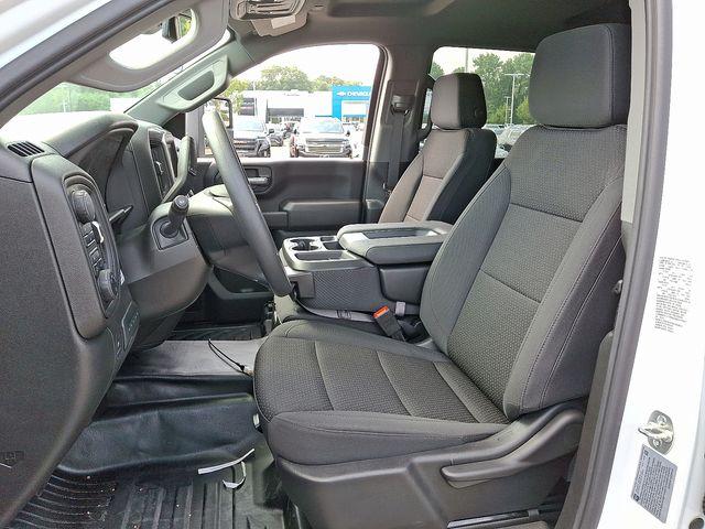 2025 Chevrolet Silverado 3500 HD Chassis Cab Vehicle Photo in DANBURY, CT 06810-5034