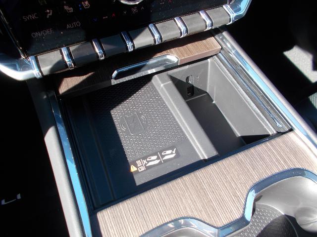 2026 GMC Acadia Vehicle Photo in LOWELL, MA 01852-4336