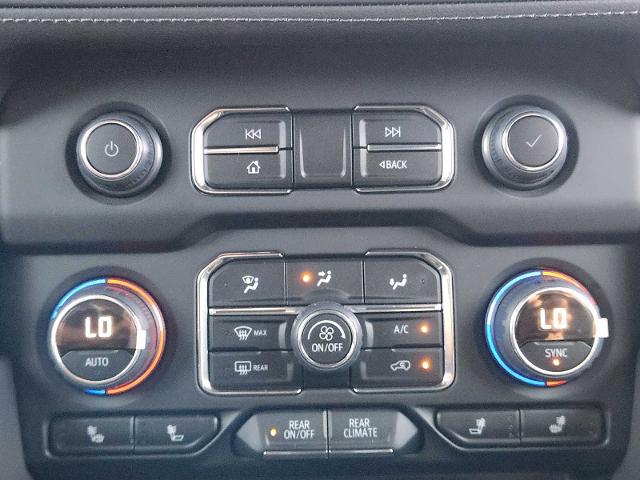 2024 Chevrolet Suburban Vehicle Photo in DENTON, TX 76210-9321