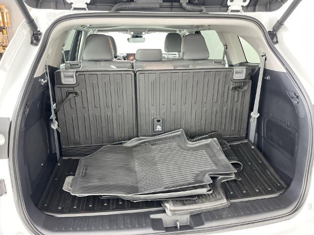 2024 Toyota Highlander Vehicle Photo in GILBERT, AZ 85297-0402