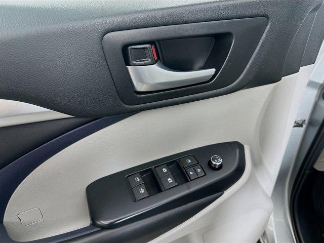 2019 Toyota Highlander Vehicle Photo in Flemington, NJ 08822