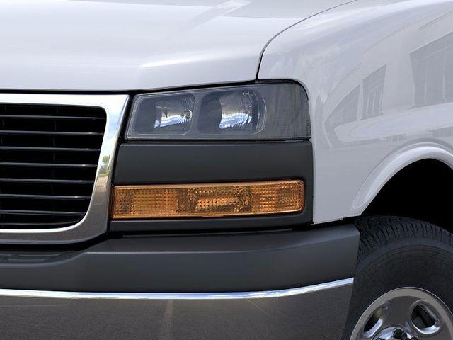 2025 GMC Savana Cutaway 3500 Vehicle Photo in DANBURY, CT 06810-5034