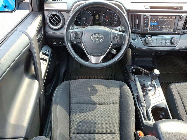 2018 Toyota RAV4 Vehicle Photo in DANBURY, CT 06810-5034