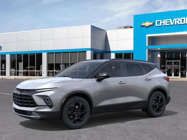 2025 Chevrolet Blazer Vehicle Photo in MOON TOWNSHIP, PA 15108-2571