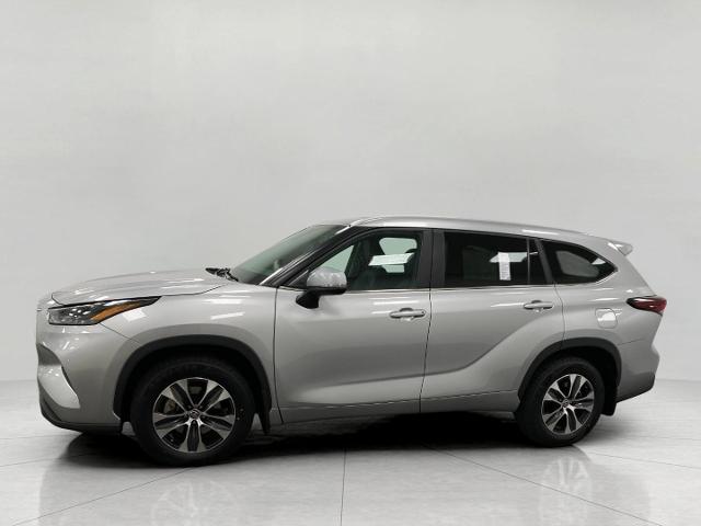 2024 Toyota Highlander Vehicle Photo in Appleton, WI 54913