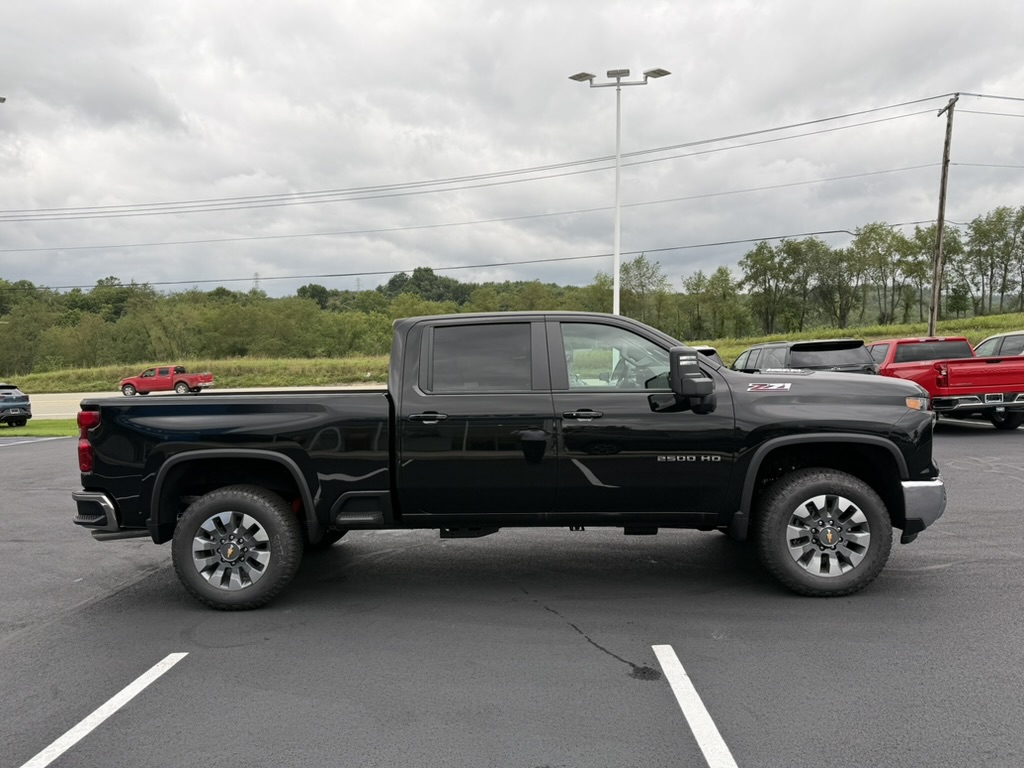 2026 Chevrolet Silverado 2500 HD photo 6 of 10