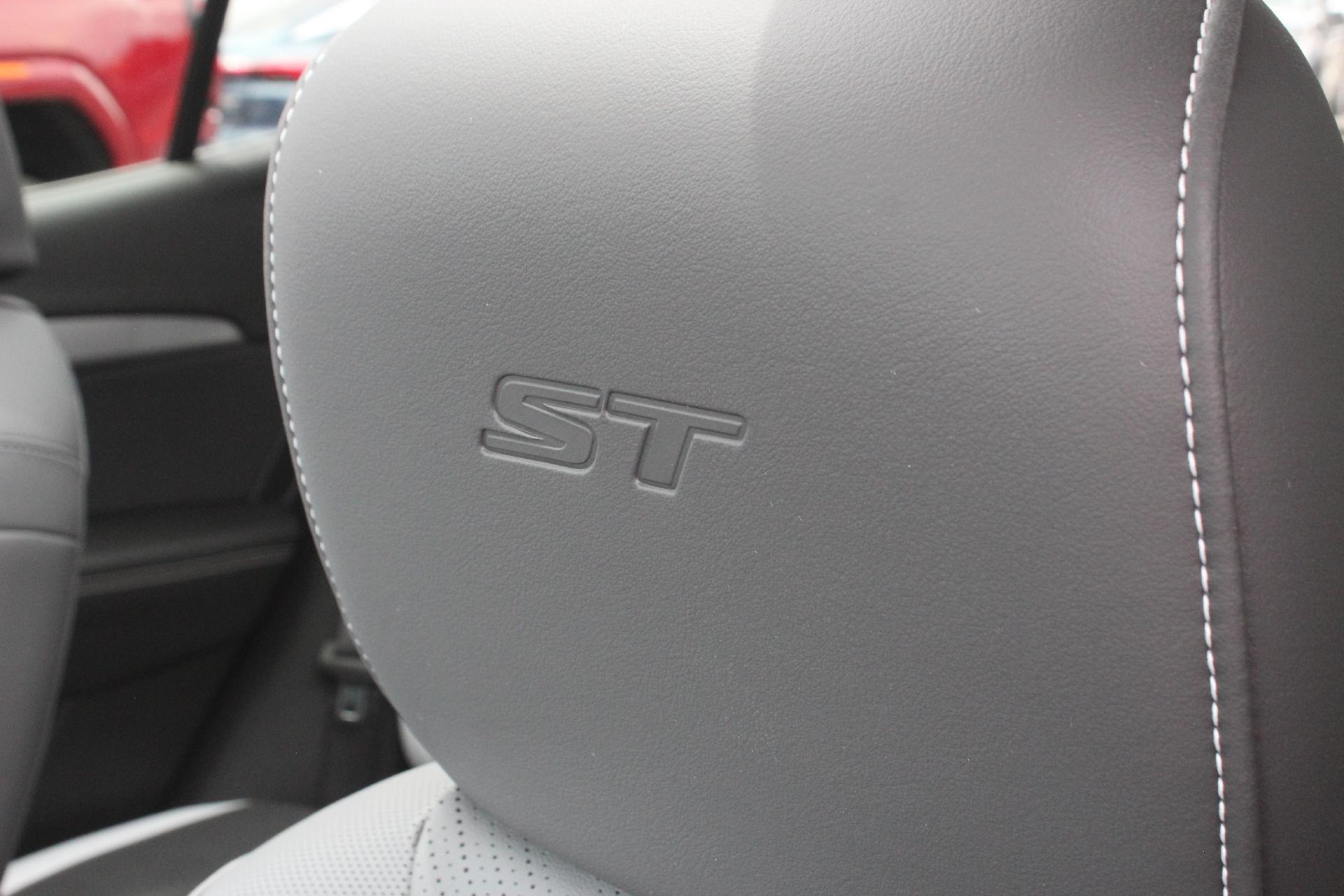 2025 Buick Envision Vehicle Photo in AURORA, CO 80012-4011