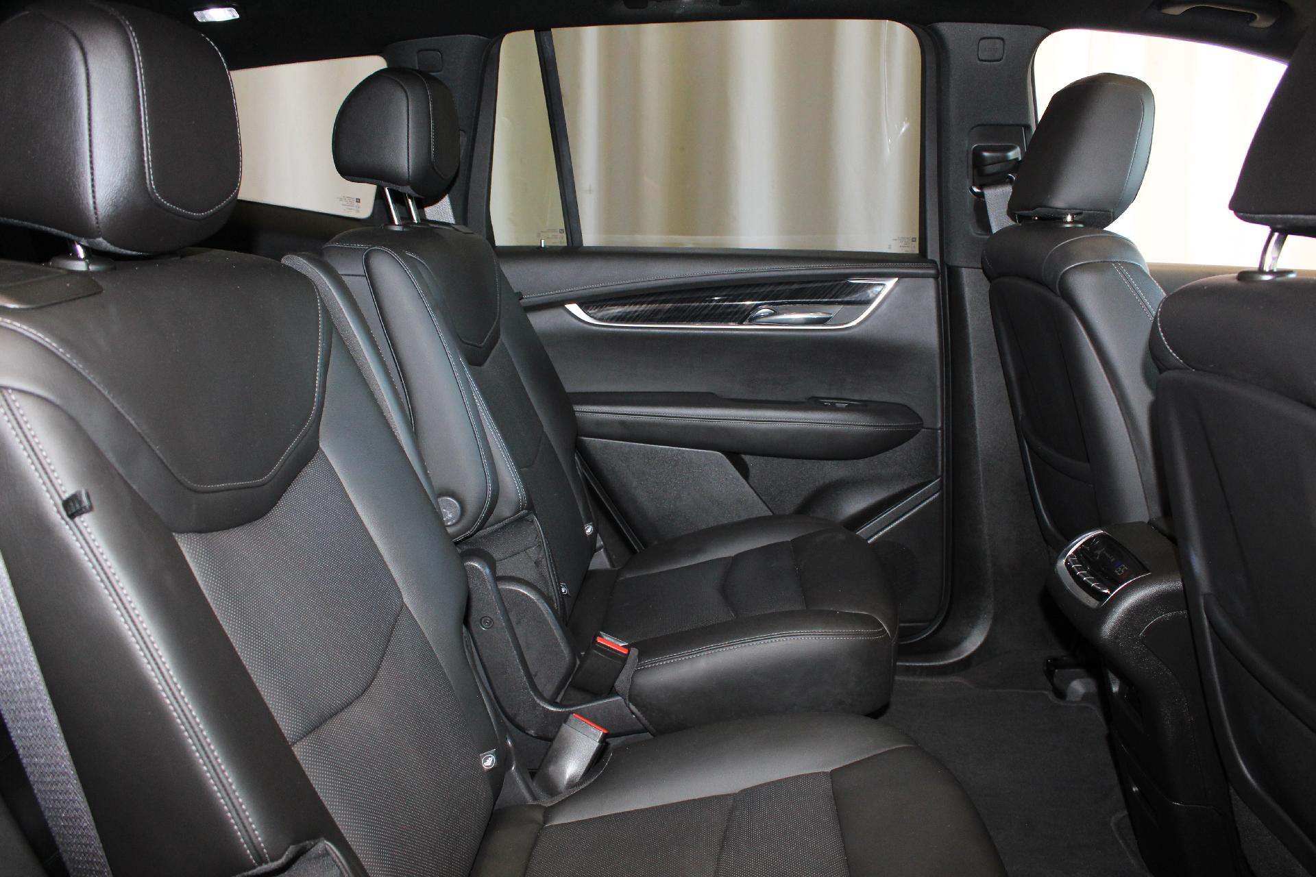 2022 Cadillac XT6 Vehicle Photo in NORTHAMPTON, MA 01060-1120