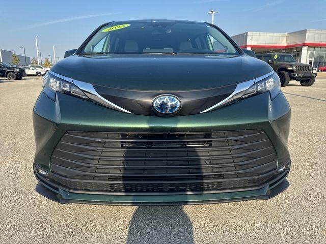 2025 Toyota Sienna Vehicle Photo in Jonesboro, AR 72404