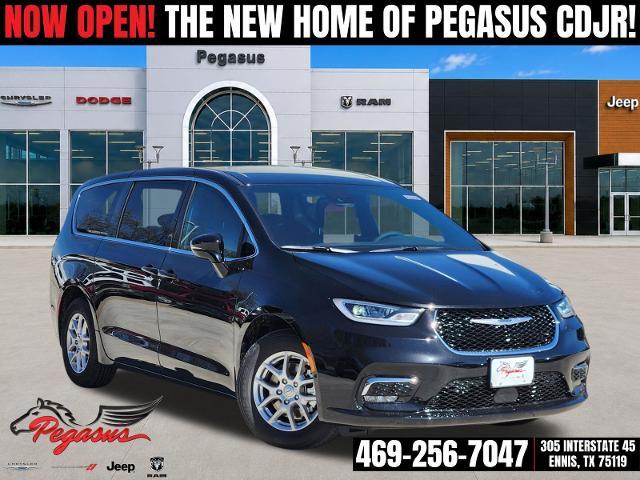 2026 Chrysler Pacifica Vehicle Photo in Ennis, TX 75119-5114