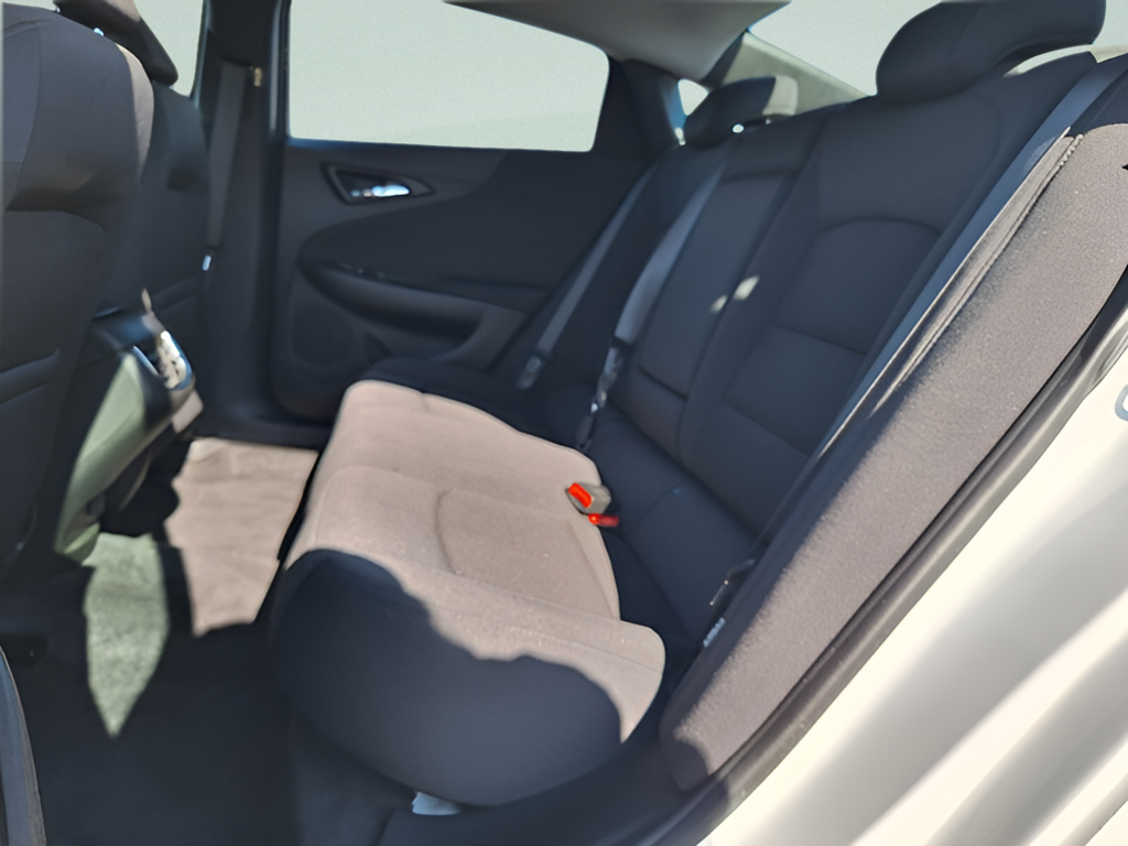 2022 Chevrolet Malibu photo 21 of 30
