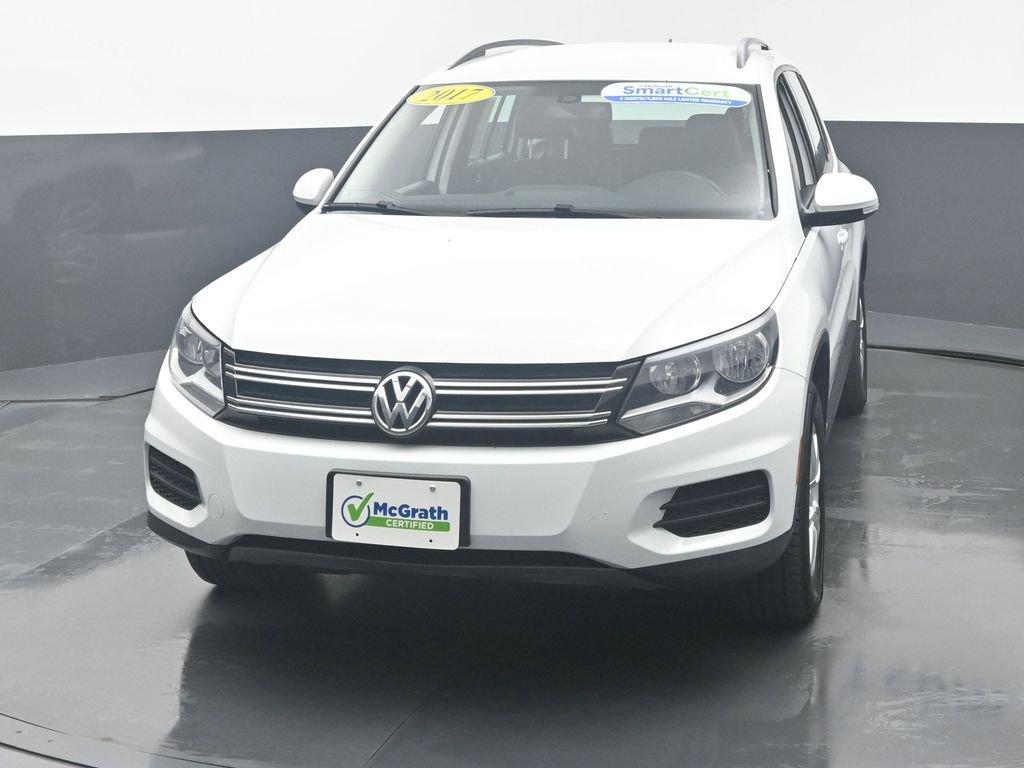 2017 Volkswagen Tiguan Vehicle Photo in Marion, IA 52302