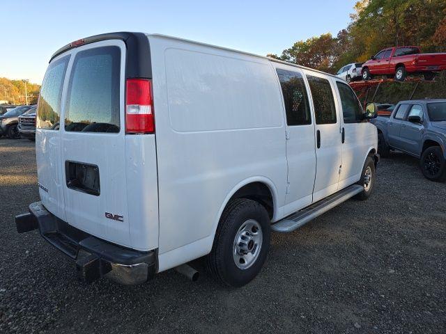 2024 GMC Savana Cargo Van Vehicle Photo in Pleasant Hills, PA 15236