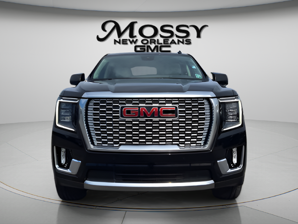 2023 GMC Yukon photo 2 of 36
