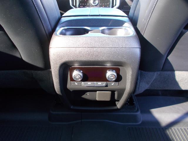 2024 GMC Acadia Vehicle Photo in LOWELL, MA 01852-4336