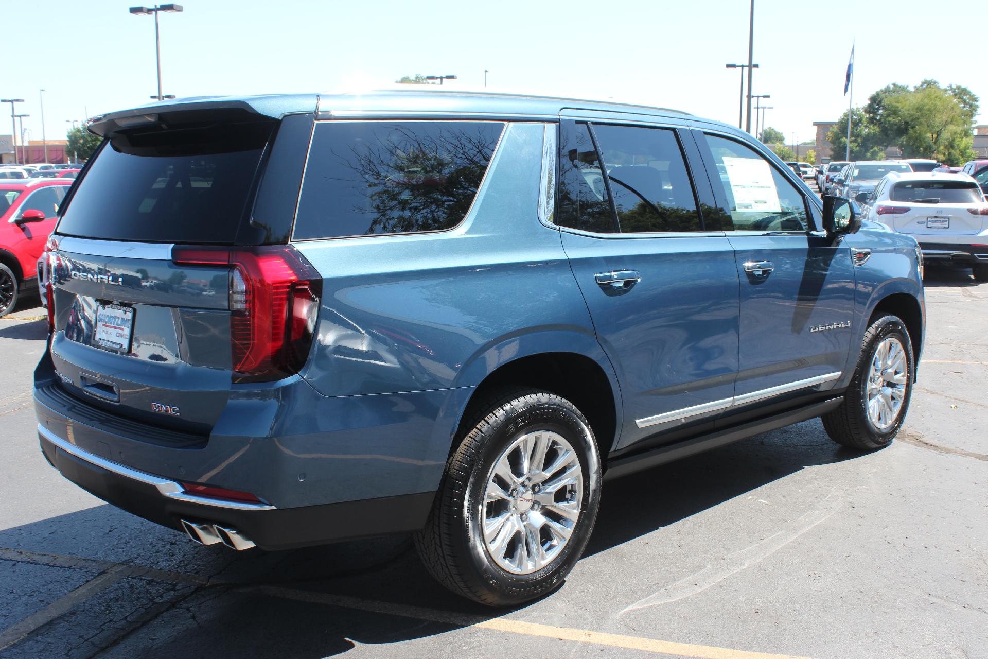 2025 GMC Yukon Vehicle Photo in AURORA, CO 80012-4011