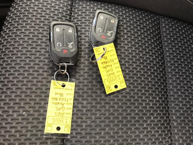 2023 GMC Acadia Vehicle Photo in GREEN BAY, WI 54303-3330