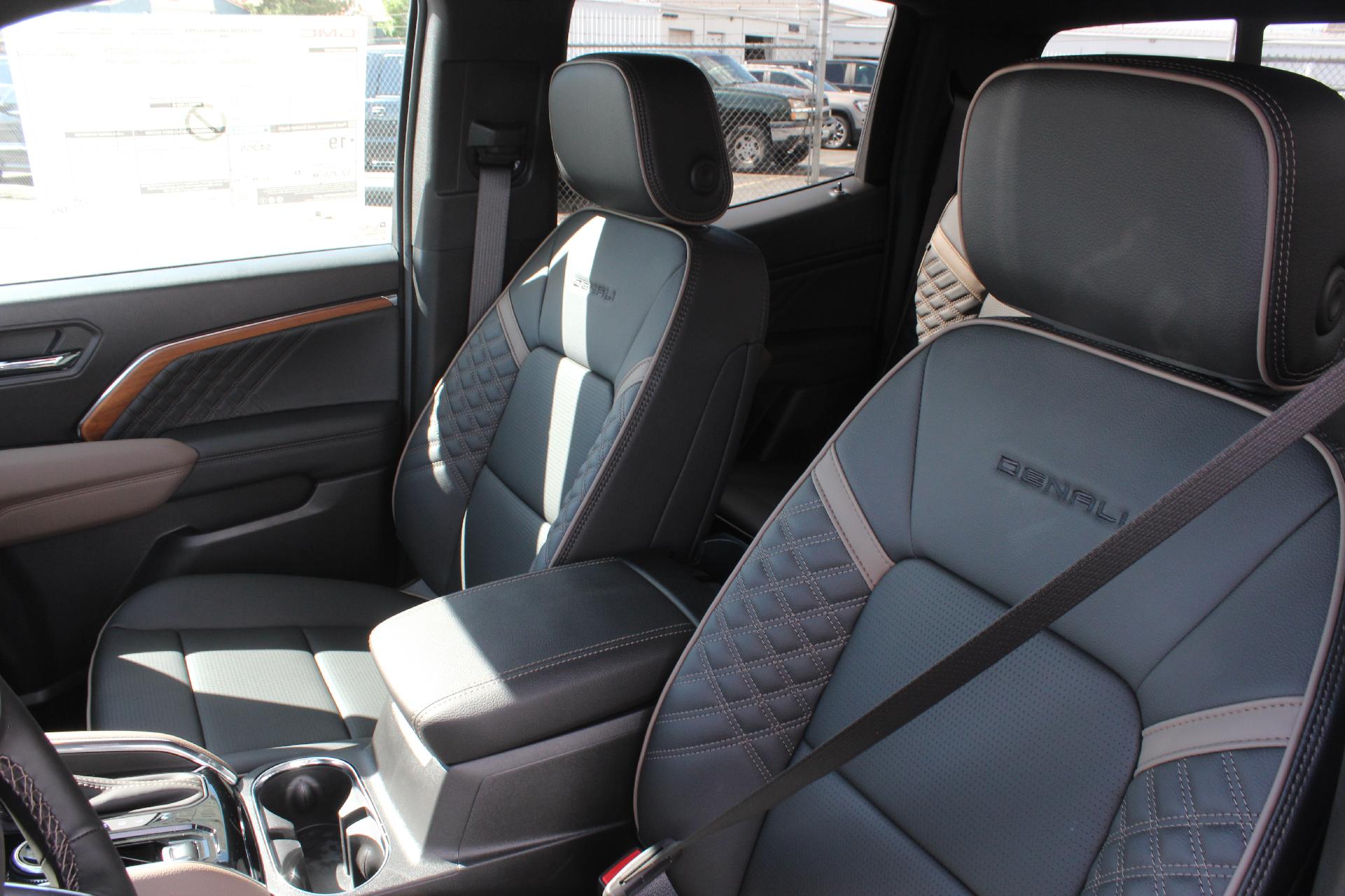 2025 GMC Canyon Vehicle Photo in AURORA, CO 80012-4011
