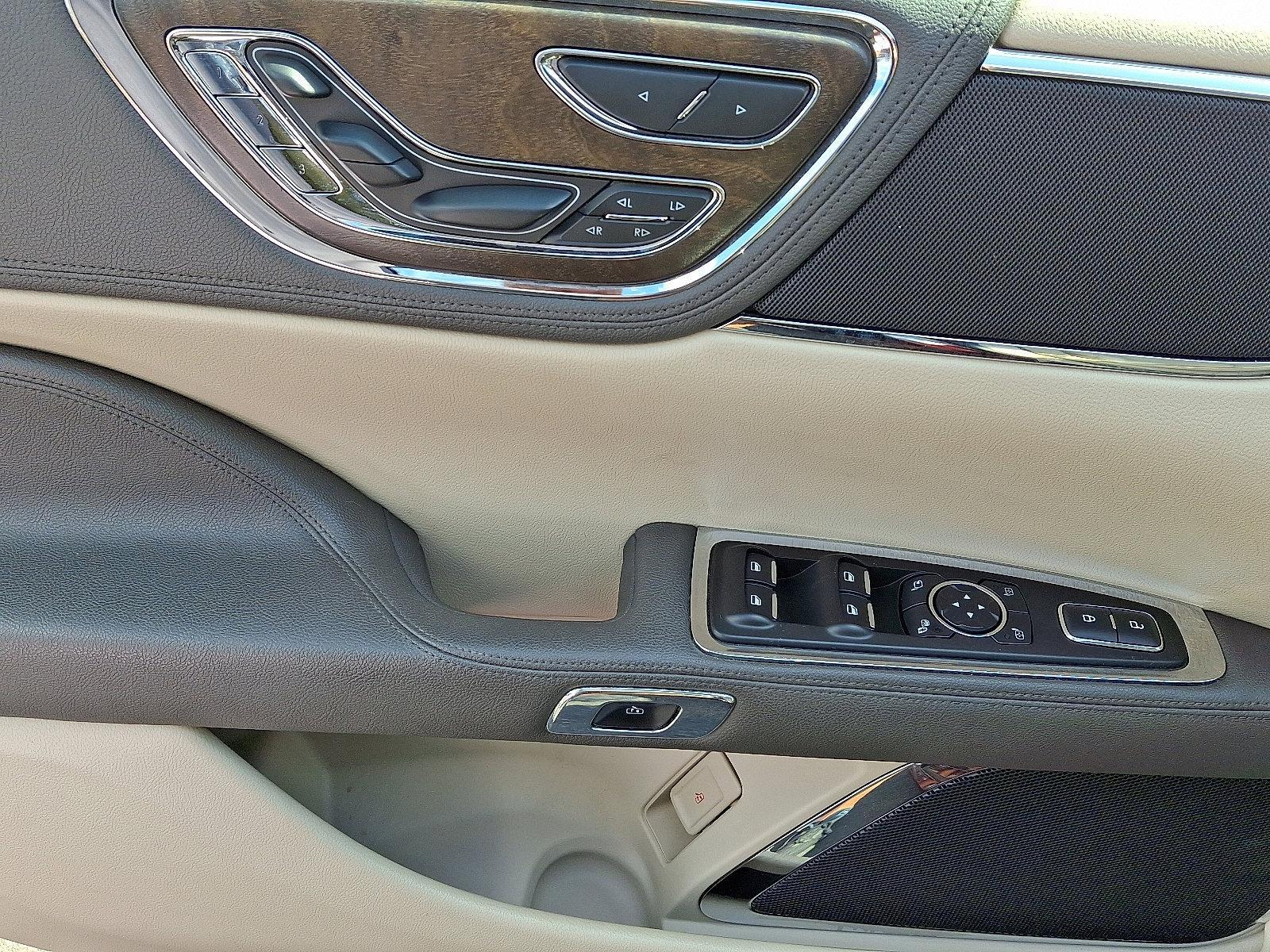 2017 Lincoln Continental Vehicle Photo in Harrisburg, PA 17111