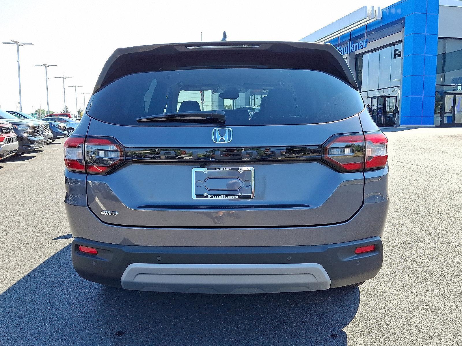 2025 Honda Pilot Vehicle Photo in Harrisburg, PA 17111